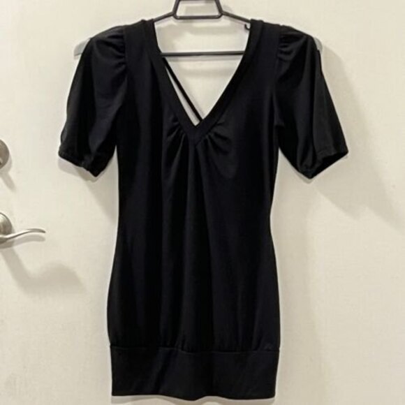 American Rag Womens Black Short Sleeve Cold Shoulder Top V Neck Size Medium USA - Picture 2 of 12